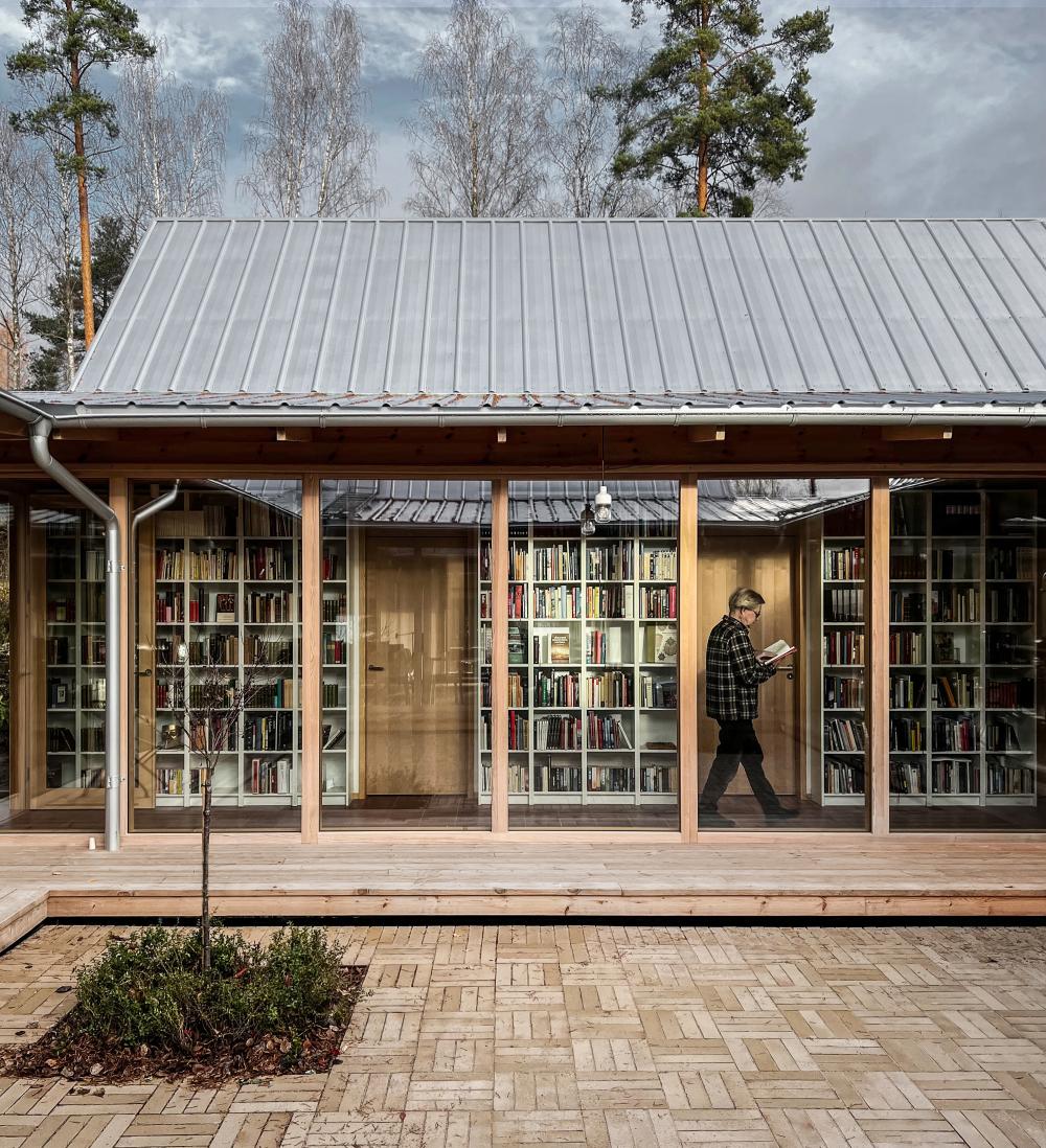 Biblioteket sett från innergården