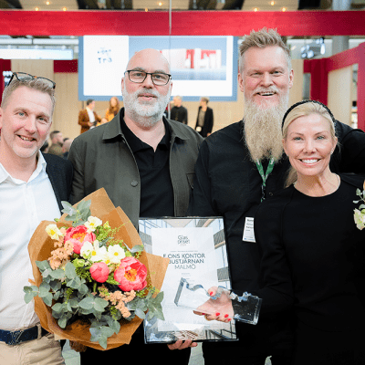 Vinnarna av Glaspriset. Fr. v. Fredrik Liliedahl, UBA Glas och Fasad, Daniel Hohenthal och Marcus Hultberg, Kanozi Arkitekter samt Lina Brömer, Castellum.