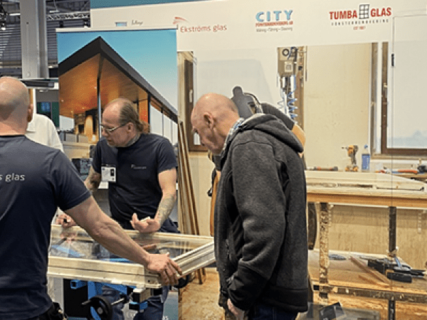 Ekströms glas demonstrerar fönsterrenovering under Nordbygg 2026