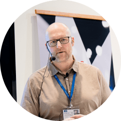 Fredrik Hall Johansson, glasexpert på Glascentrum i Sverige.